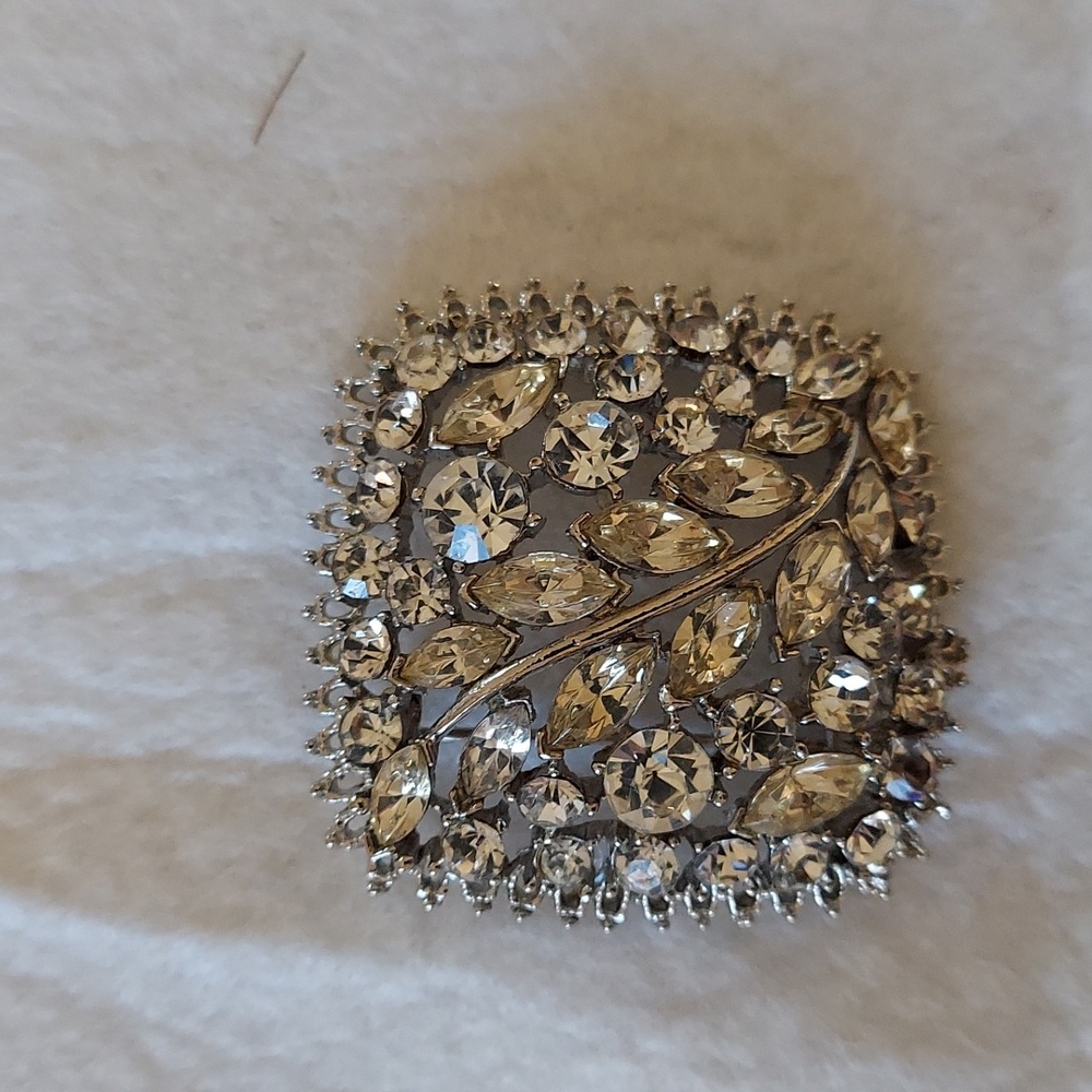 Vintage Rhinestone Brooch/Pin